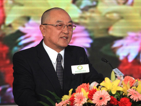中國企業(yè)家俱樂部理事長、聯(lián)想控股有限公司董事長兼總裁、聯(lián)想集團(tuán)董事局主席柳傳志發(fā)言（新浪財(cái)經(jīng) 陳鑫 攝）