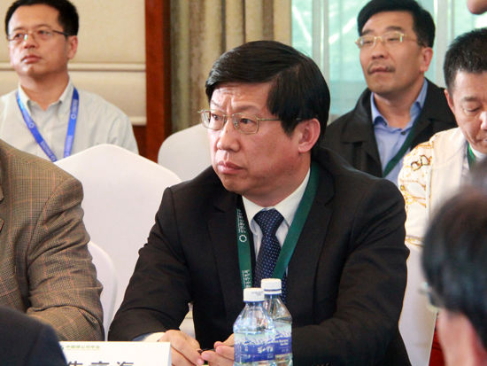 “2015中國綠公司年會(huì)”于4月20日在沈陽舉行。上圖為遼寧省環(huán)保保護(hù)廳的廳長朱京海。(圖片來源：新浪財(cái)經(jīng)劉海偉 攝)