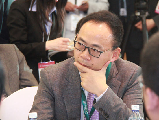 “2015中國(guó)綠公司年會(huì)”于4月20日在沈陽(yáng)舉行。上圖為浙江建龍控股集團(tuán)有限公司董事長(zhǎng)的張偉祥。(圖片來源：新浪財(cái)經(jīng)劉海偉 攝)